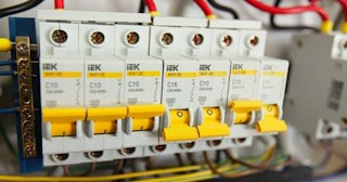 Монтаж УЗО - установка по доступной цене от 371 руб в Туймазах от ЭлектроТмз